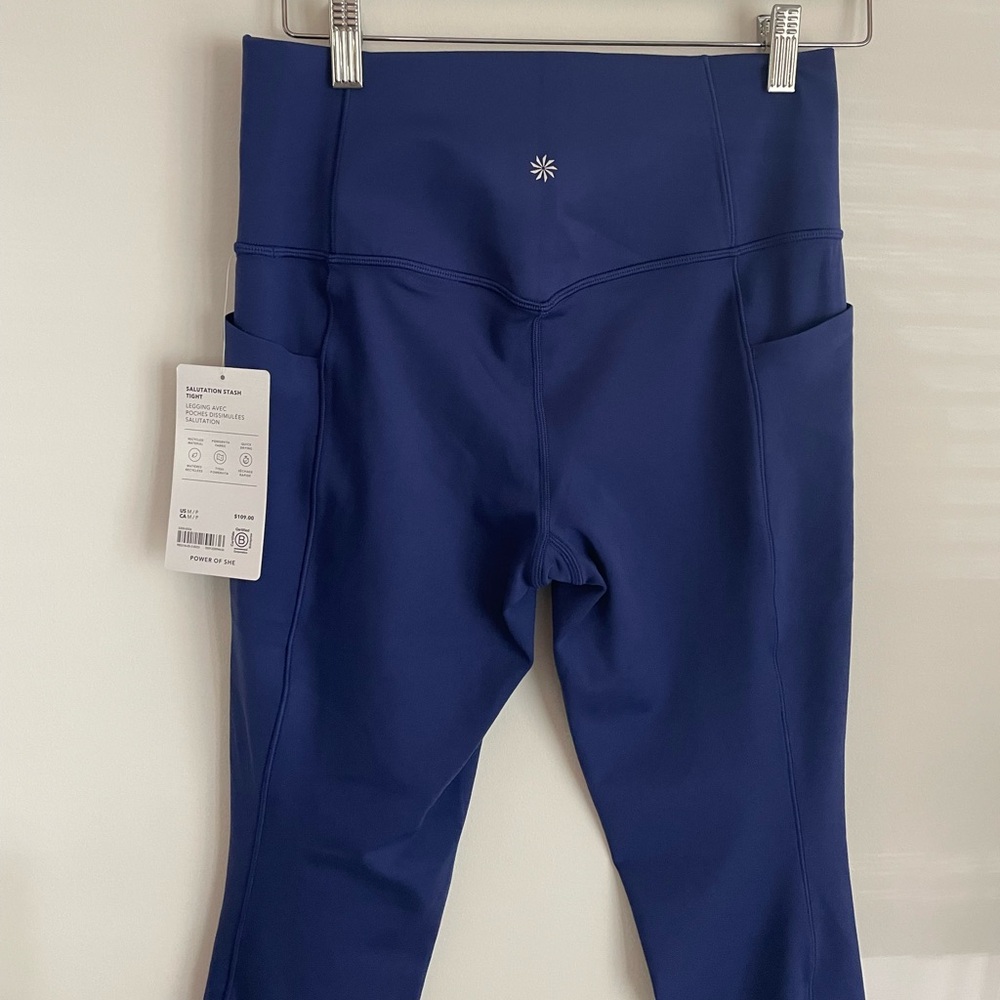 Athleta Salutation Stash Tight - Medium Petite